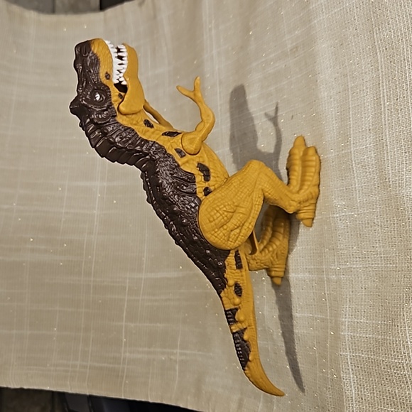 T-Rex Dinosaur Toy Figure - Picture 6 of 8